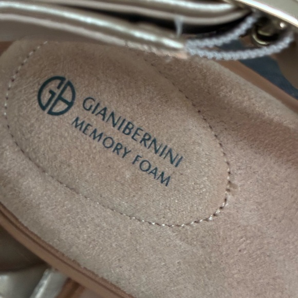 Gianni Bini Metallic Gold and Nude Platform Sandals BRAND NEW 8.5 women - Picture 8 of 9